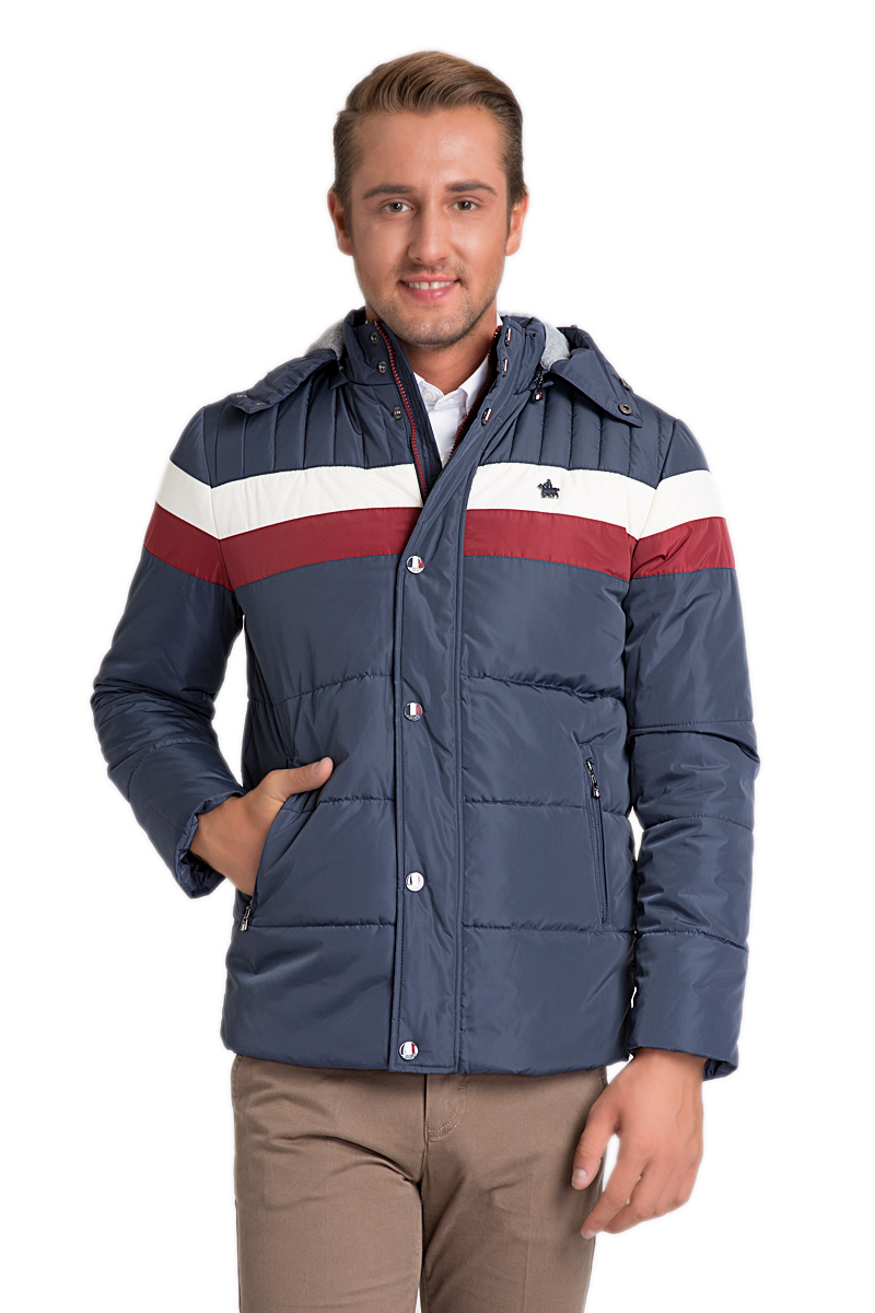 КурткаG081SZ0MSPEMSNOOPK15_VR033 КурткаG081SZ0MSPEMSNOOPK15_VR033Стильная мужская куртка с воротником-стойкой и капюшоном застегивается на молнию. Имеется внешняя ветрозащитная планка на кнопках. капюшон пристегивается при помощи молнии. Модель дополнена прорезными карманами на молниях.
