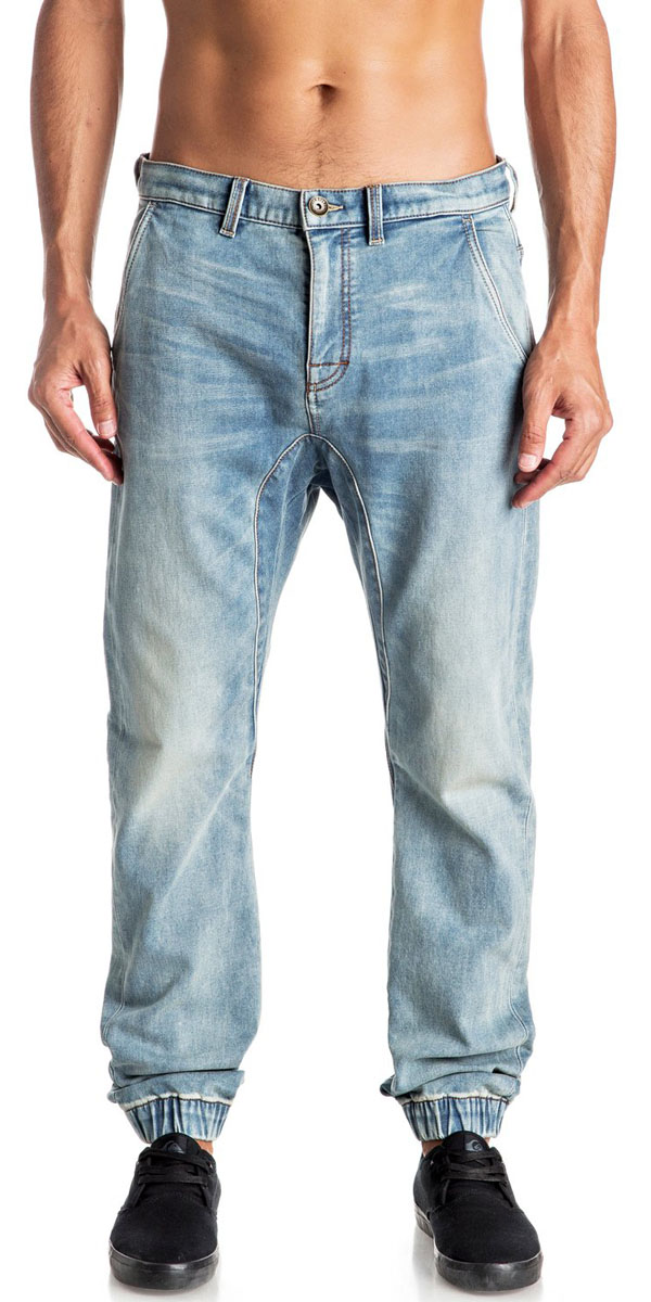 ДжинсыEQYDP03305-BPTW ДжинсыEQYDP03305-BPTWМужские джинсы Quiksilver выполнены из высококачественного эластичного материала. Джинсы застегиваются на пуговицу в поясе и ширинку на застежке-молнии, дополнены шлевками для ремня. Спереди модель дополнена двумя втачными карманами, сзади - двумя накладными карманами. Модель украшена декоративными потертостями, низ штанин собран на резинки.