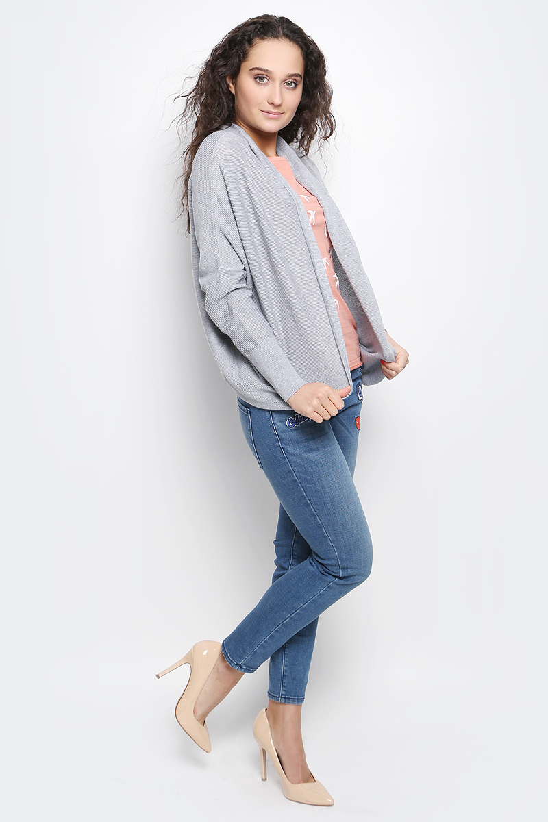 Кардиган3022754.00.71_6593 Кардиган3022754.00.71_6593Женский кардиган Tom Tailor Denim выполнен из высококачественного натурального хлопка. Вязаная свободная модель с длинными рукавами со смещенной проймой не имеет застежек и красиво драпируется. Манжеты рукавов связаны резинкой. Кардиган декорирован наружными швами.