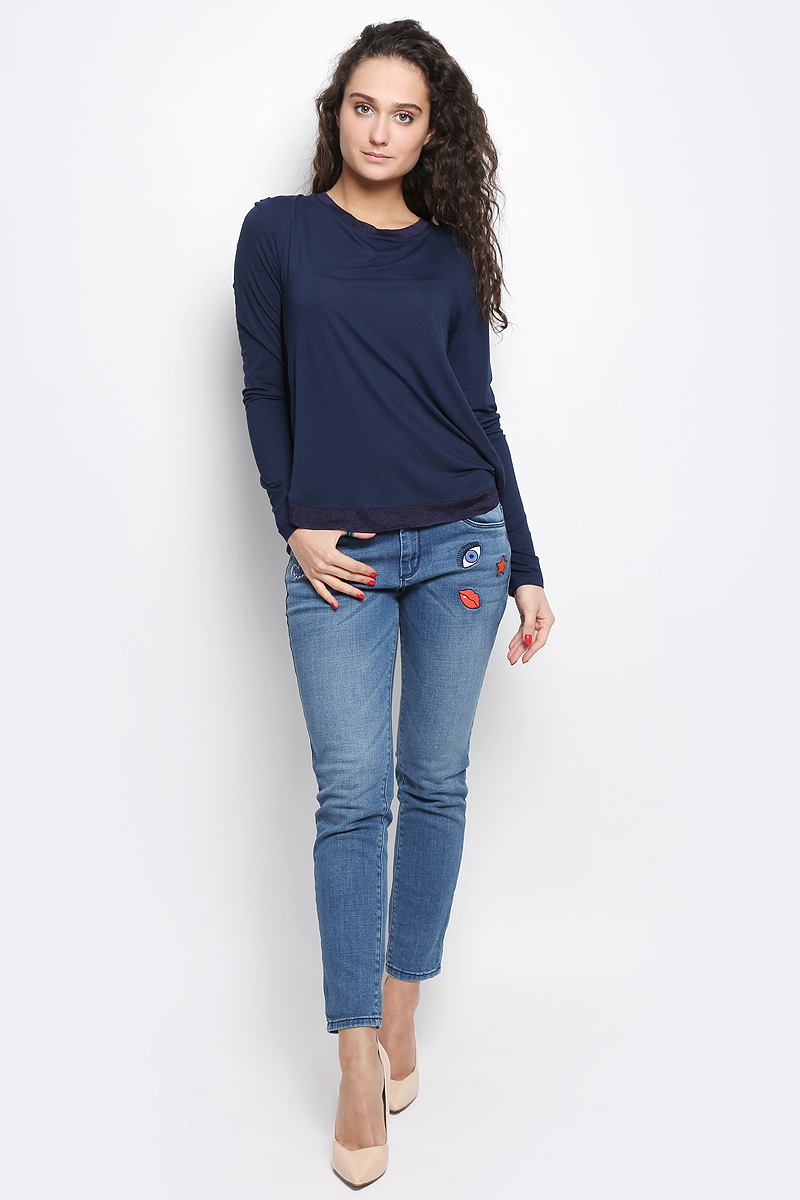 Лонгслив1037324.00.71_6593 Лонгслив1037324.00.71_6593Женский лонгслив Tom Tailor Denim с круглым вырезом горловины и длинными рукавами изготовлен из эластичной вискозы. Лонгслив имеет свободный крой и красиво драпируется. Модель украшена вставками из более плотного материала по горловине, по бокам и снизу.