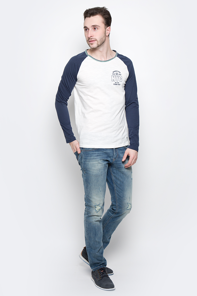 Лонгслив1037088.00.12_2607 Лонгслив1037088.00.12_2607Мужской лонгслив Tom Tailor Denim изготовлен из натурального хлопка. Материал изделия очень мягкий и приятный на ощупь, не сковывает движения. Модель с круглым вырезом горловины и длинными рукавами-реглан оформлена спереди оригинальным принтом. Вырез горловины дополнен оригинальной окантовкой.
