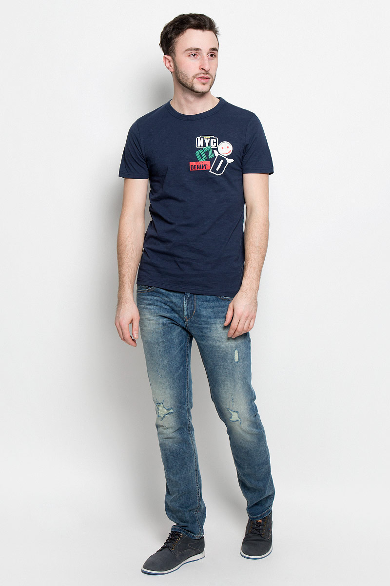 Футболка1037489.00.12_2132 Футболка1037489.00.12_2132Мужская футболка Tom Tailor Denim изготовлена из высококачественного натурального хлопка. Модель с короткими рукавами и круглым вырезом горловины украшена принтом с изображением спортивных нашивок.