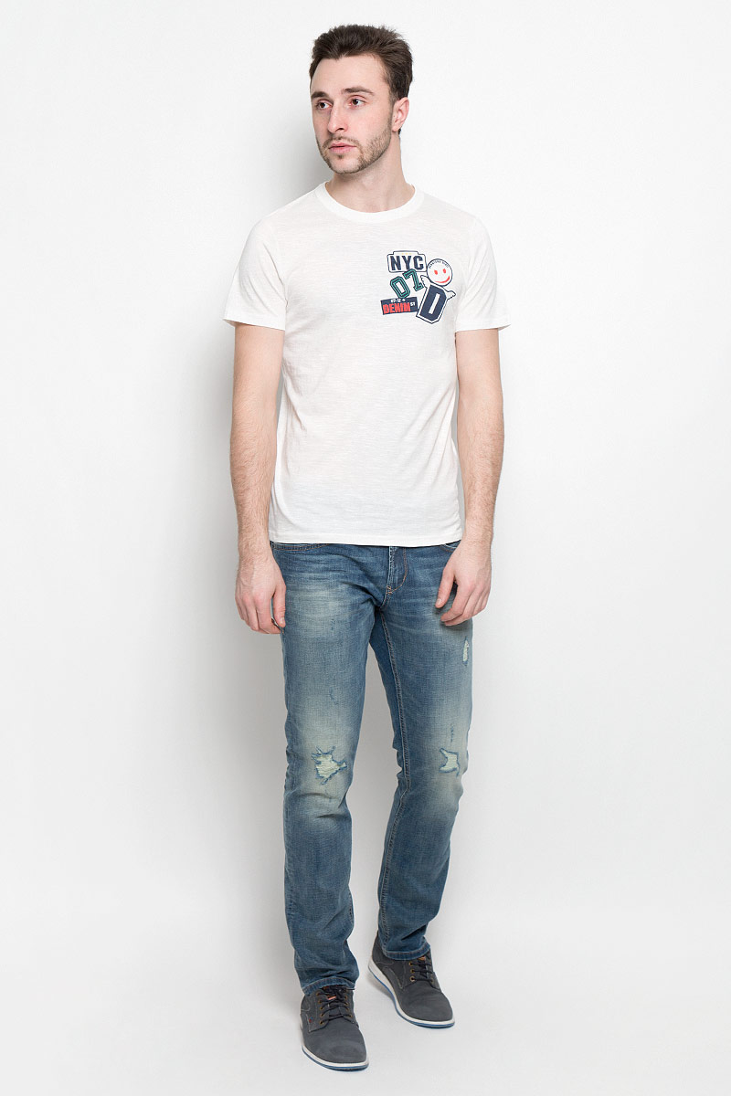 Футболка1037489.00.12_2132 Футболка1037489.00.12_2132Мужская футболка Tom Tailor Denim изготовлена из высококачественного натурального хлопка. Модель с короткими рукавами и круглым вырезом горловины украшена принтом с изображением спортивных нашивок.