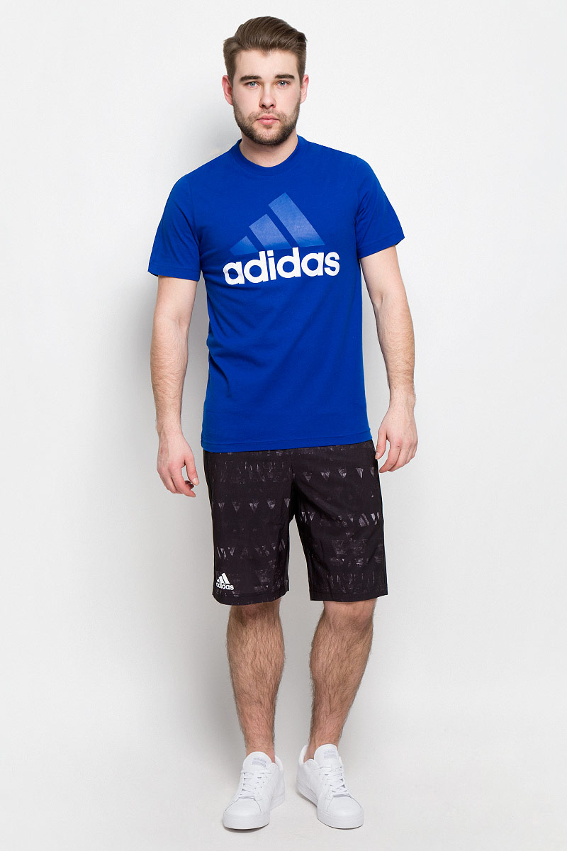 ФутболкаS98734 ФутболкаS98734Удобная мужская футболка Adidas Freelift Chill1 изготовлена из натурального хлопка. Модель с круглой горловиной и короткими рукавами-реглан со стороны спинки. Футболка украшена большим принтом с фирменным логотипом adidas на груди.