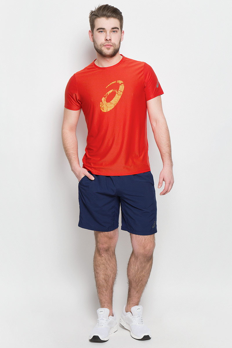 Шорты141083-0904 Шорты141083-0904Мужские шорты Asics Woven Short 9in выполнены из полиэстера. Стратегически расположенные сетчатые вставки обеспечивают отличную воздухопроницаемость, вентиляцию и возможность свободно двигаться. Благодаря эластичному материалу ваши движения будут свободными и легкими. Шорты имеют эластичную резинку на поясе, обхват талии регулируется при помощи внутреннего шнурка-кулиски. Модель дополнена двумя втачными карманами спереди.