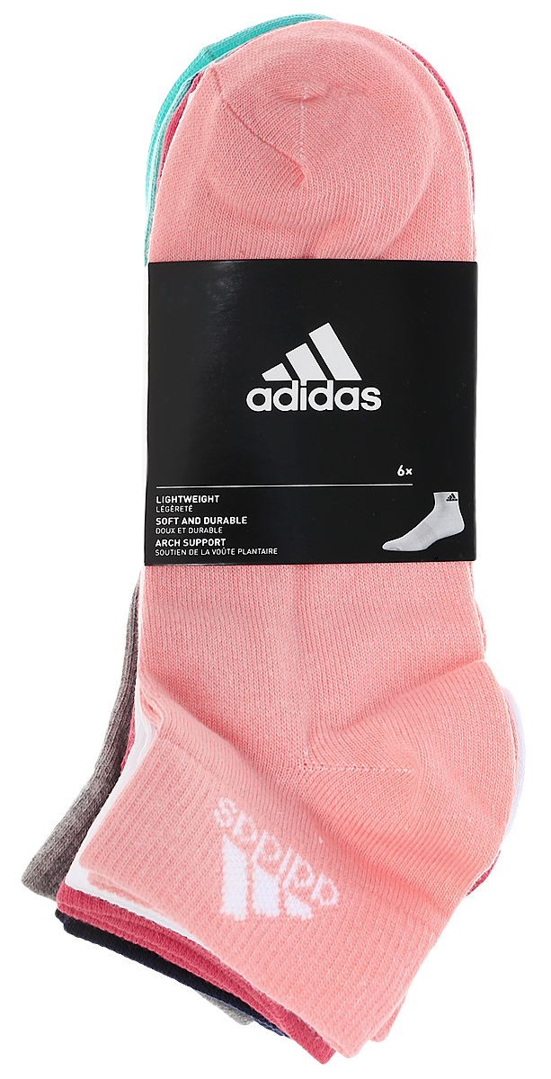 Комплект носковS99891 Комплект носковS99891Женские носки adidas Per Ankle T изготовлены из высококачественного эластичного хлопка с добавлением полиамида и полиэстера. Укороченные носки с поддержкой стопы имеют эластичную резинку, которая надежно фиксирует носки на ноге. В комплект входят 6 пар носков разных цветов: розового, белого, светло-розового, темно-синего, серого и мятного.