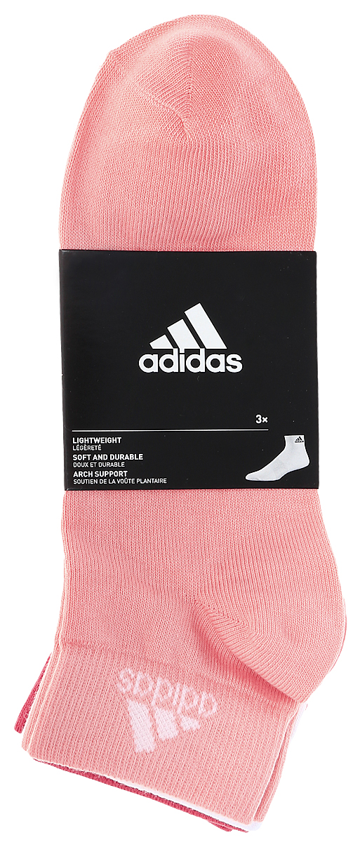 Комплект носковS99887 Комплект носковS99887Женские носки adidas Per Ankle T изготовлены из высококачественного эластичного хлопка с добавлением полиамида и полиэстера. Укороченные носки с поддержкой стопы имеют эластичную резинку, которая надежно фиксирует носки на ноге. В комплект входят 3 пары носков разных цветов.