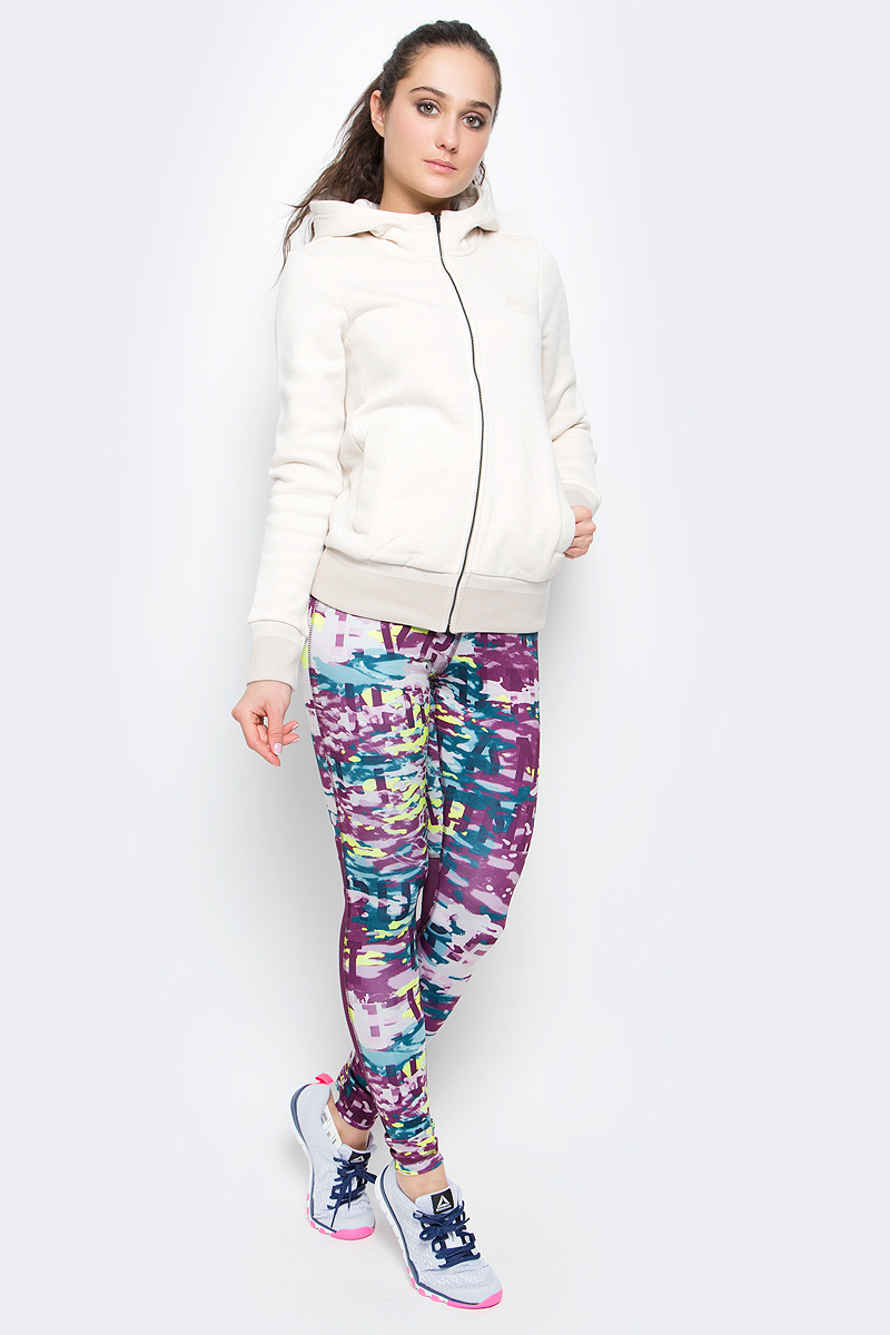 ТолстовкаBK2474 ТолстовкаBK2474Толстовка F Fleece Full-Zip Hoody от Reebok выполнена из органического хлопка с добавлением переработанного полиэстера, изнаночная сторона - из флисового трикотажа. Ворот модели дополнен капюшоном, боковые стороны - карманами на заклепках, манжеты и подол оформлены в рубчик. Спереди изделие застегивается на молнию. При производстве органического хлопка используется меньшее количество воды и снижается использование химикатов, а переработка полиэстера позволяет сохранить природные ресурсы и уменьшить выбросы в атмосферу.