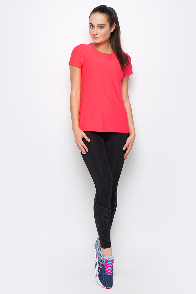 Футболка134104-0688 Футболка134104-0688Женская футболка Asics SS Top изготовлена из высококачественного полиэстера. Модель с короткими рукавами и круглым вырезом горловины имеет комфортные плоские швы. Изделие оформлено светоотражающим логотипом бренда.