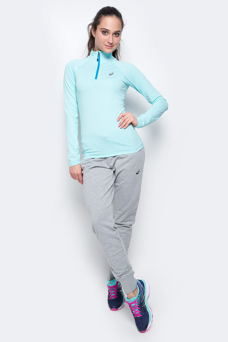 Лонгслив141647-8157 Лонгслив141647-8157Лонгслив для бега Asics Ls 1/2 Zip Jersey, выполненный из полиэстера и эластана, оформлен фирменной аппликацией и прострочкой. Модель с воротником-стойкой и длинным рукавом регланом застегивается с помощью молнии.