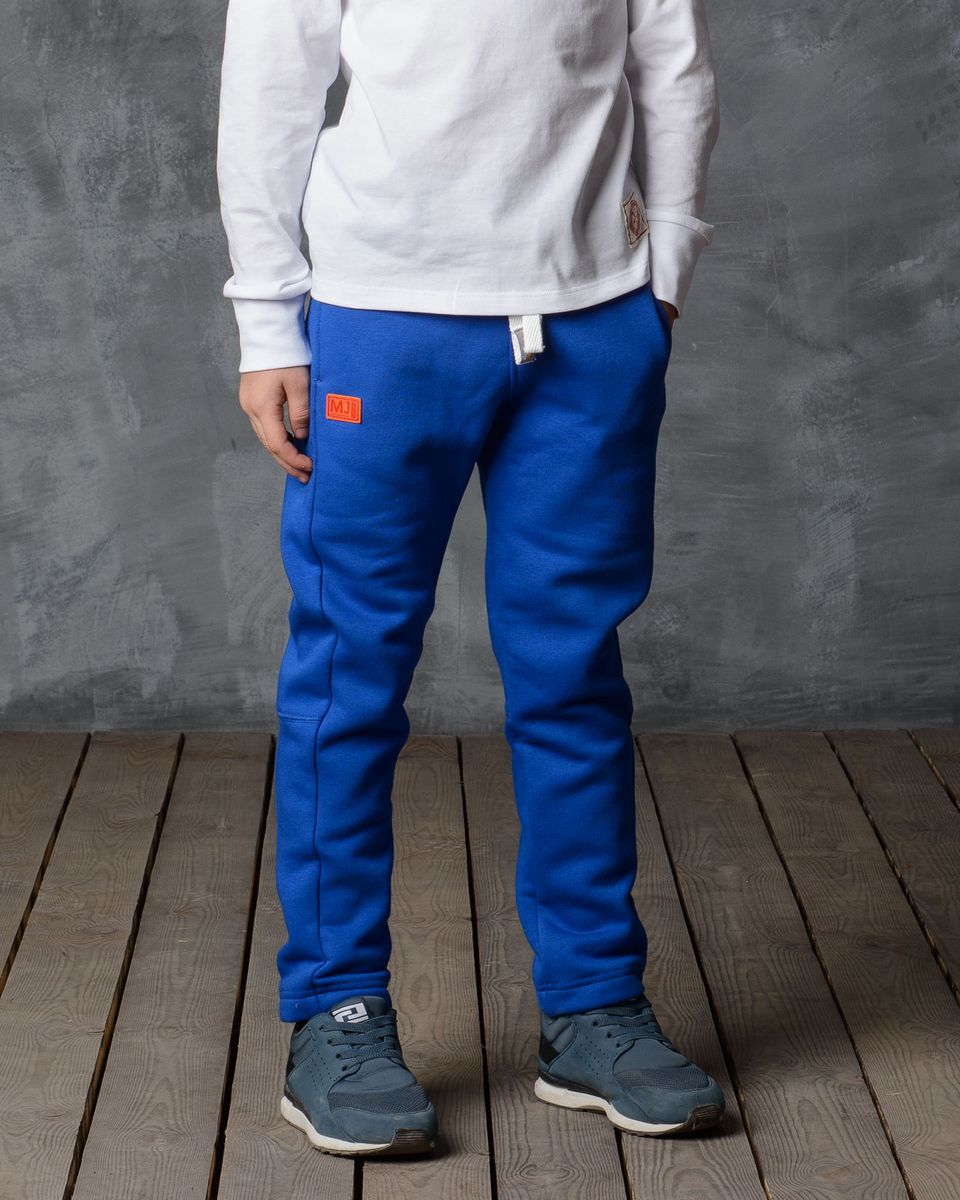 Брюки спортивные15В00070502/MJ_AUTHENTIC/ Брюки спортивные15В00070502/MJ_AUTHENTIC/Спортивные брюки Modniy Juk изготовлены из высококачественной мягкой ткани. Модель полуприлегающего силуэта с комфортным мягким поясом. Яркая нашивка в стиле Modniy Juk.