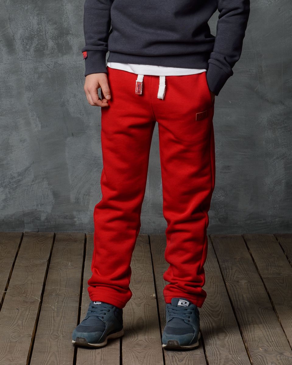 Брюки спортивные15B00070702/MJ_AUTHENTIC/ Брюки спортивные15B00070702/MJ_AUTHENTIC/Спортивные брюки Modniy Juk изготовлены из высококачественной мягкой ткани. Модель прямого кроя с комфортным мягкий поясом и манжетами из трикотажной резинки. Брюки дополнены боковыми карманами. Яркая нашивка в стиле Modniy Juk.