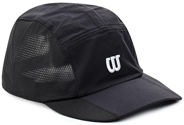 БейсболкаWR5004005 БейсболкаWR5004005Бейсболка Wilson является отличным аксессуаром для занятий спортом. Удобная и практичная, она обеспечит вам надежную защиту от неблагоприятных погодных условий. Вентиляционные отверстия и эластичный край для комфортной посадки.