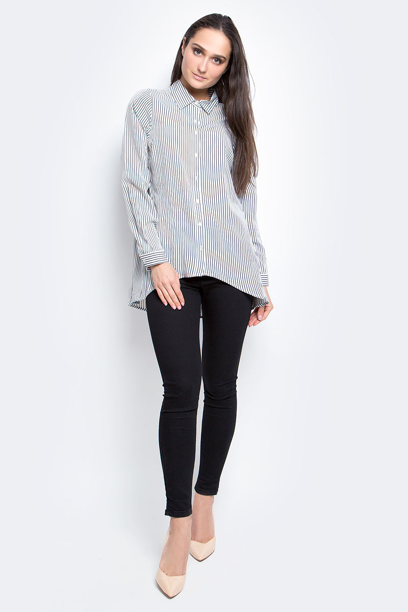 РубашкаB177039_Milk-Dark Navy Striped РубашкаB177039_Milk-Dark Navy StripedЖенская рубашка Baon выполнена из 100% вискозы. Модель с отложным воротником и длинными рукавами застегивается на пуговицы. Оформлено изделие принтом в полоску.