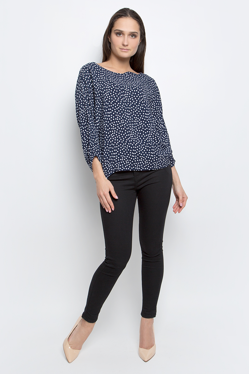 БлузкаB177016_Dark Navy Printed БлузкаB177016_Dark Navy PrintedЖенская блузка Baon выполнена из 100% вискозы. Модель с воротником лодочка и рукавами 3/4 оформлена принтом в горох.