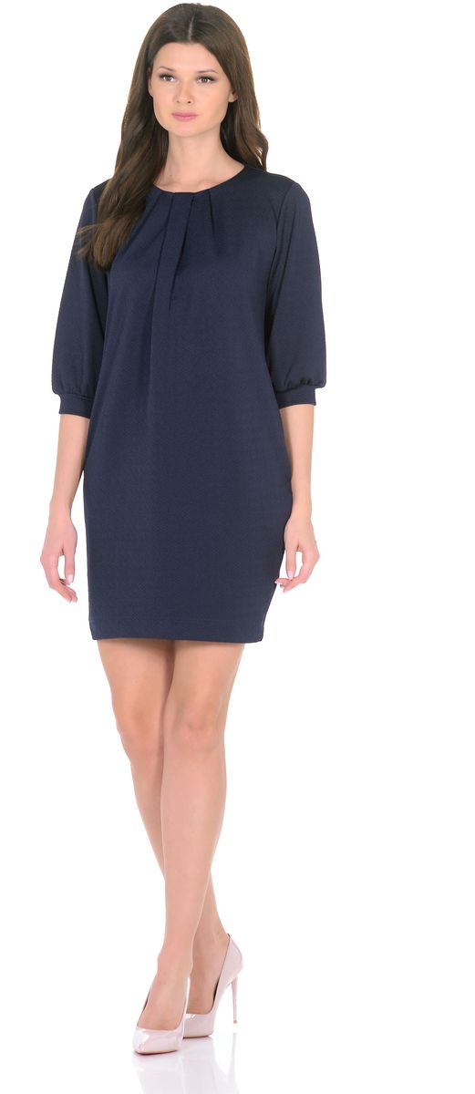 Платье3285-3 Платье3285-3Трикотажное платье от Rosa Blanco совмещает в себе комфорт и элегантность. Платье идеально подходит как для офиса, так и для более непринужденной обстановки. Модель нарочито лаконичного прямого кроя наделена неповторимой выразительностью благодаря фактурной ткани. Складки у круглого выреза и рукава ? на манжетаж подчеркивают женственную элегантность модели. В боковом шве расположены карманы. Простота кроя и минимум отделки позволят Вам поэкспериментировать с аксессуарами. Создавайте Ваш стиль с удовольствием. Ткань - плотный трикотаж, характеризующийся эластичностью, растяжимостью и мягкостью. Состав ткани: 72% вискоза, 25% полиэфир, 3% лайкра. Рост модели на фото 170 см (+ каблук).