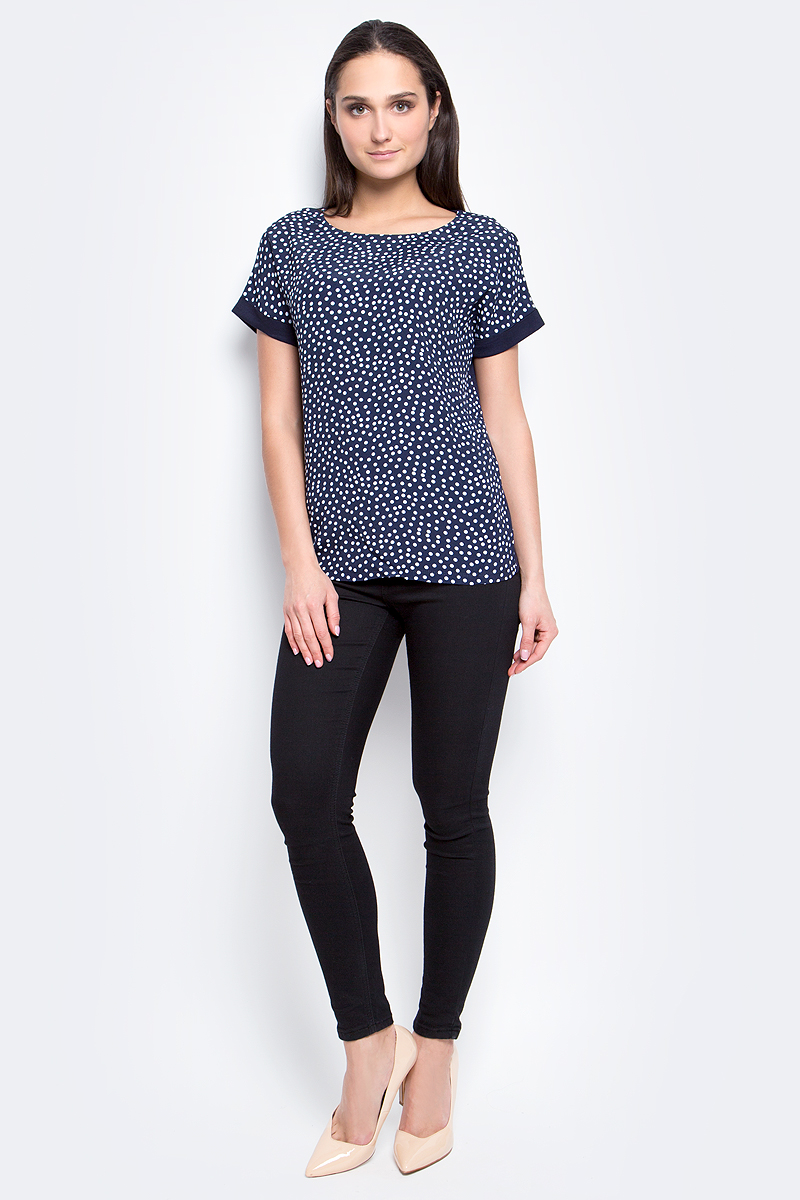 БлузкаB237006_Dark Navy БлузкаB237006_Dark NavyБлузка женская Baon выполнена из вискозы с добавлением полиэстера. Модель с круглым вырезом горловины и короткими рукавами оформлена принтом в горох.