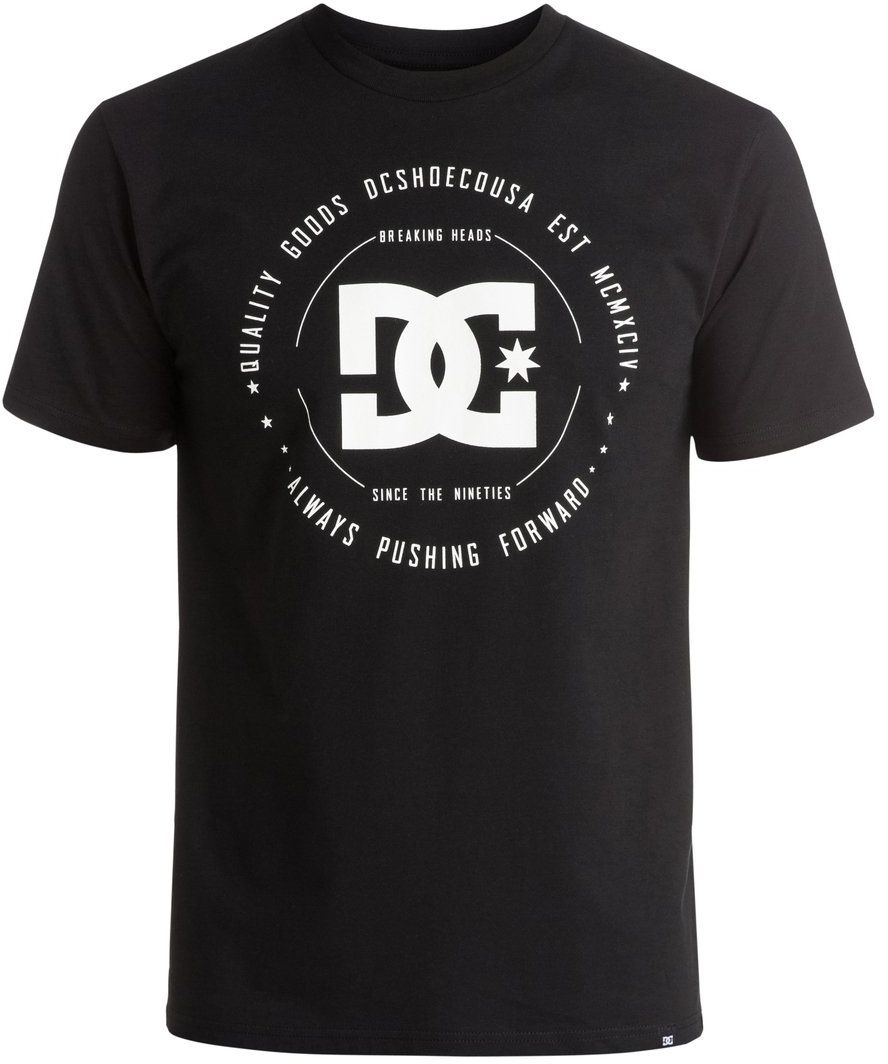 ФутболкаEDYZT03504-BPF0 ФутболкаEDYZT03504-BPF0Футболка мужская DC Shoes выполнена из 100% натурального хлопка. Модель стандартного кроя имеет круглый вырез горловины и короткие рукава. Графический принт нанесен по щадящей технологии окрашивания ткани.