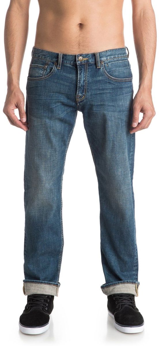 ДжинсыEQYDP03315-BYGW ДжинсыEQYDP03315-BYGWМужские джинсы Quiksilver выполнены из высококачественного материала. Джинсы застегиваются на пуговицу в поясе и ширинку на застежке-молнии, дополнены шлевками для ремня. Спереди модель дополнена двумя втачными карманами, одним маленьким накладным, а сзади - двумя накладными карманами.