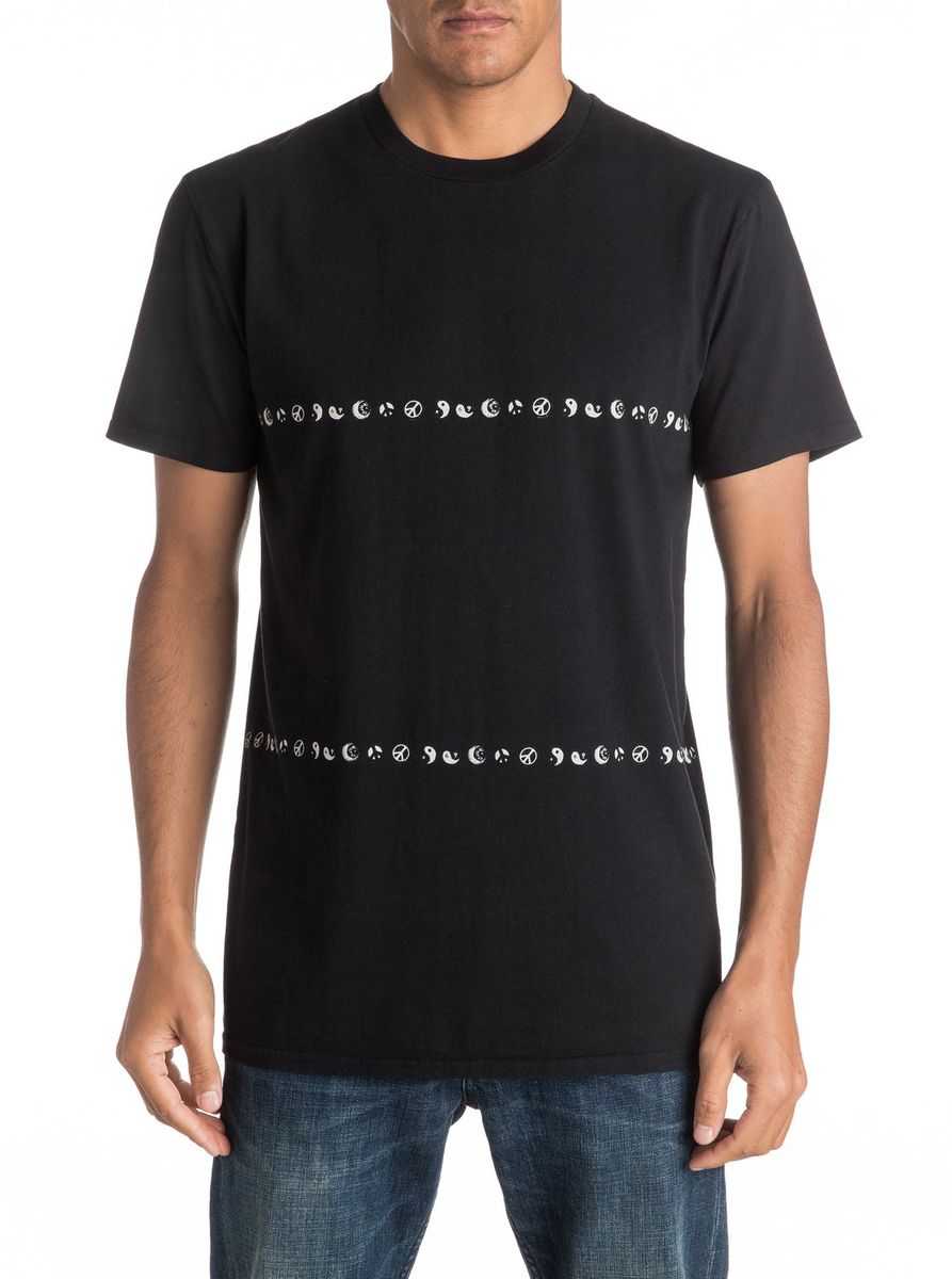 ФутболкаEQYKT03527-KVJ0 ФутболкаEQYKT03527-KVJ0Мужская футболка Quiksilver изготовлена из качественного материала. Модель выполнена с круглой горловиной и короткими рукавами.