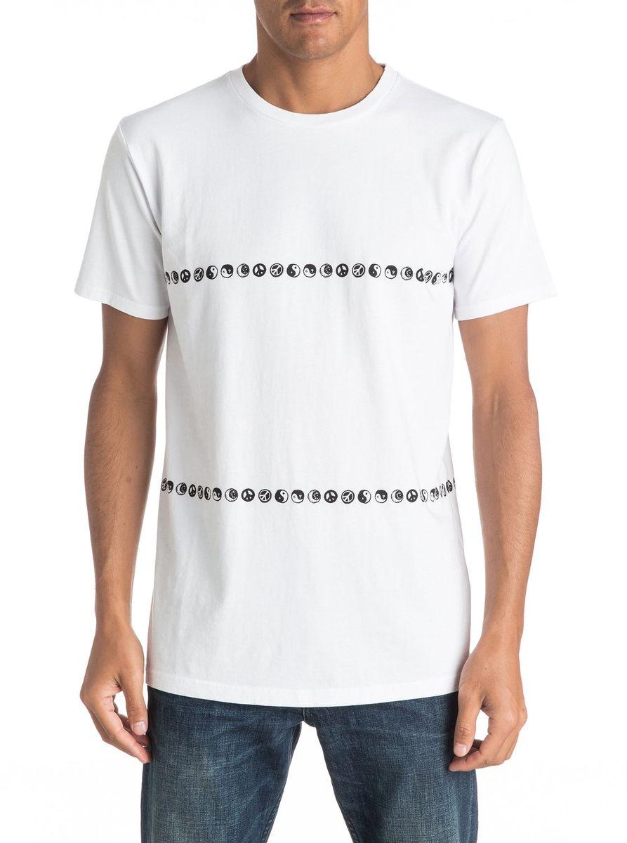 ФутболкаEQYKT03527-KVJ0 ФутболкаEQYKT03527-KVJ0Мужская футболка Quiksilver изготовлена из качественного материала. Модель выполнена с круглой горловиной и короткими рукавами.