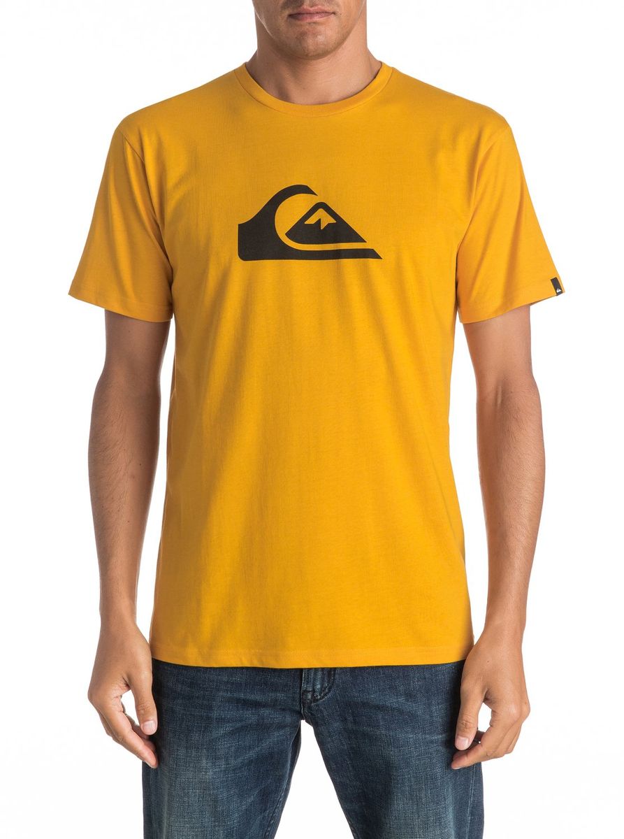ФутболкаEQYZT04302-SGRH ФутболкаEQYZT04302-SGRHМужская футболка Quiksilver изготовлена из качественного натурального хлопка. Модель выполнена с круглой горловиной и короткими рукавами.
