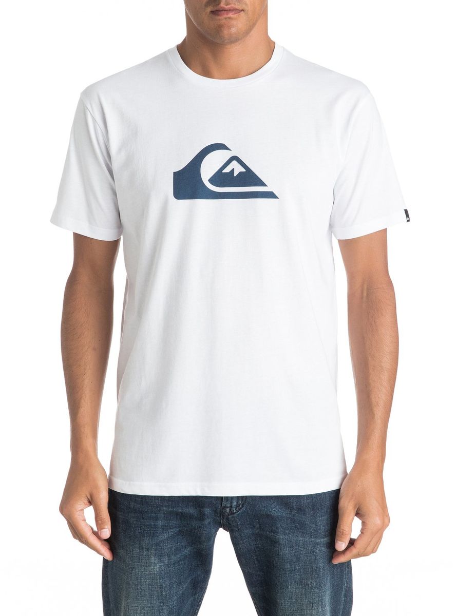 ФутболкаEQYZT04302-SGRH ФутболкаEQYZT04302-SGRHМужская футболка Quiksilver изготовлена из качественного натурального хлопка. Модель выполнена с круглой горловиной и короткими рукавами.