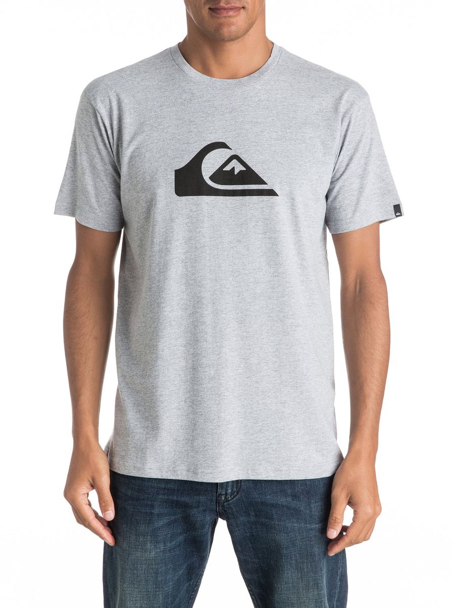 ФутболкаEQYZT04302-SGRH ФутболкаEQYZT04302-SGRHМужская футболка Quiksilver изготовлена из качественного натурального хлопка. Модель выполнена с круглой горловиной и короткими рукавами.