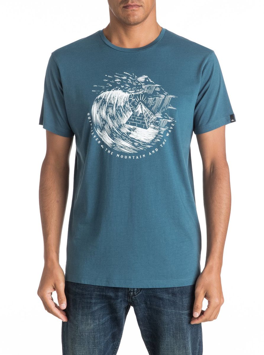 ФутболкаEQYZT04323-BQK0 ФутболкаEQYZT04323-BQK0Мужская футболка Quiksilver изготовлена из качественного натурального материала. Модель выполнена с круглой горловиной и короткими рукавами.