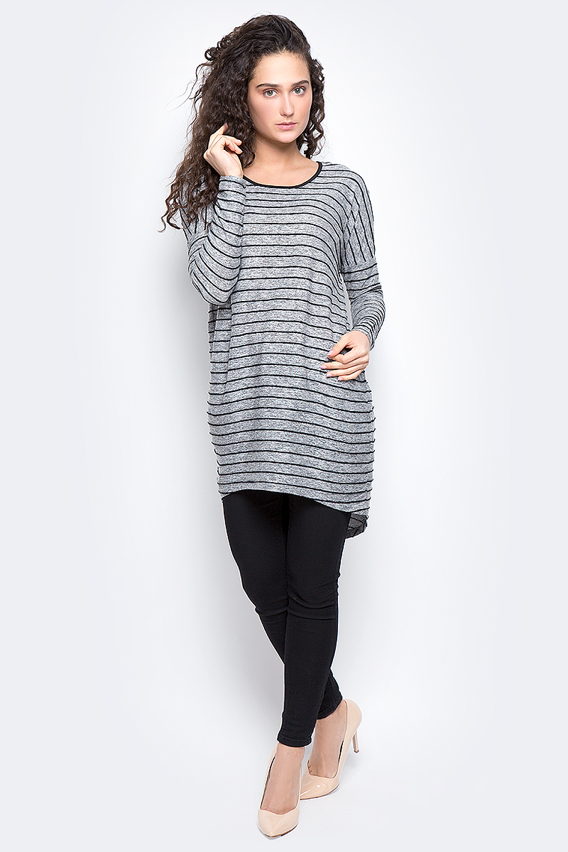 Туника10169339_Blue Surf Туника10169339_Blue SurfЖенская туника Vero Moda выполнена из полиэстера с добавлением вискозы. Модель с круглым вырезом горловины и длинными рукавами-кимоно по спинке немного удлинена. Туника оформлена фактурными полосками.