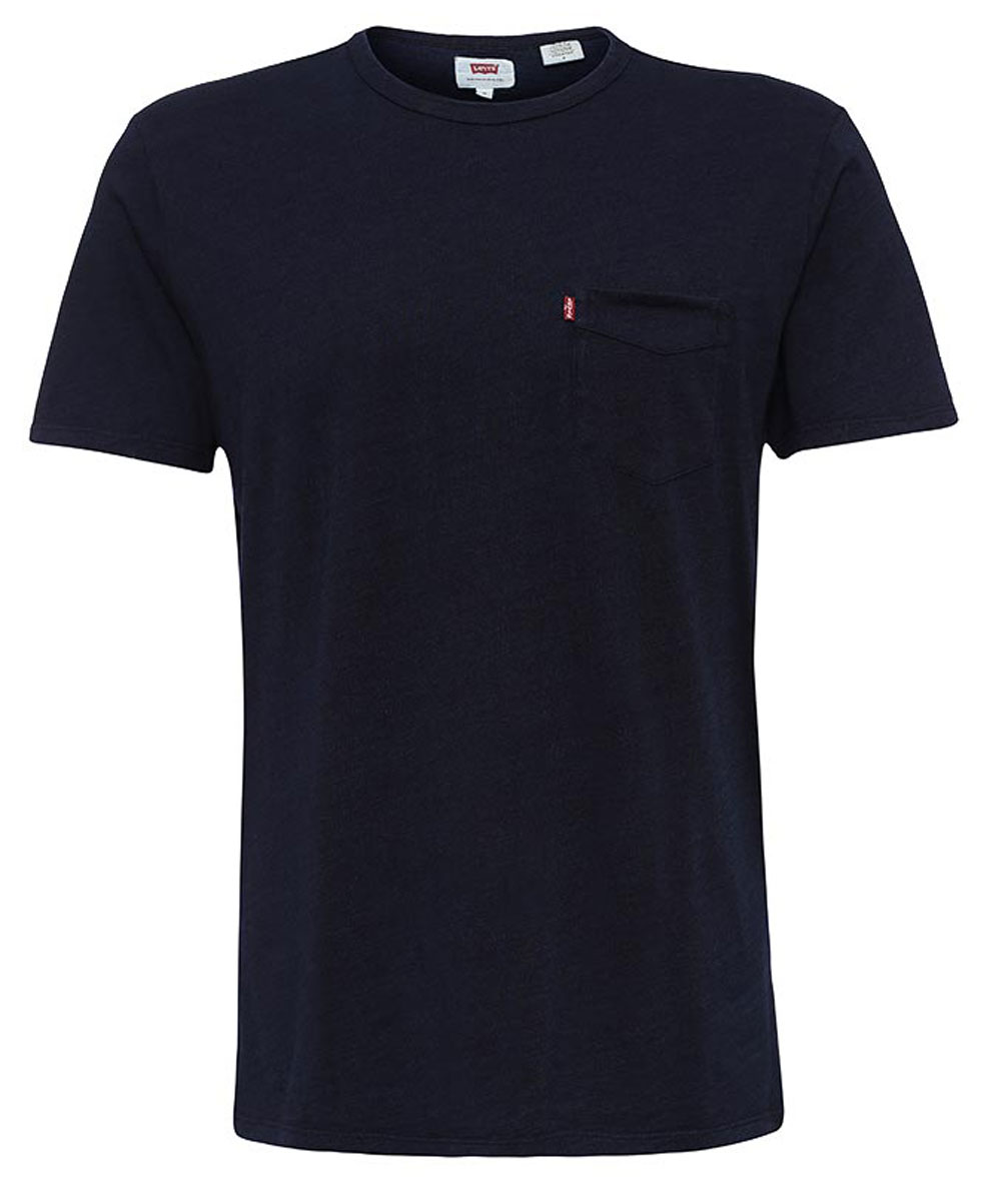 Футболка1579800940 Футболка1579800940Мужская футболка Levis® изготовлена из качественного натурального хлопка. Модель прямого кроя выполнена с круглой горловиной и короткими рукавами. На груди модель дополнена накладным карманом.