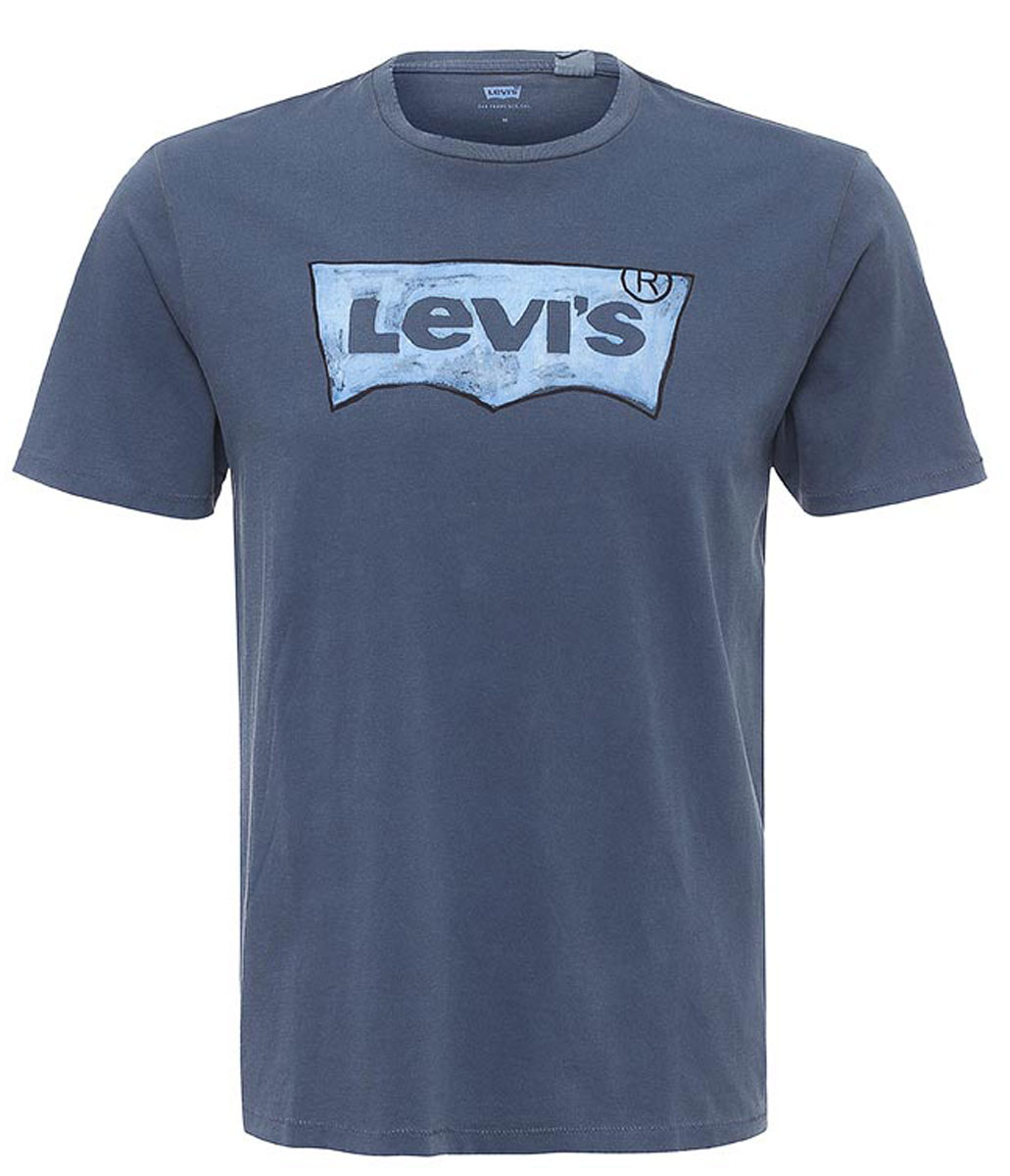Футболка2248900330 Футболка2248900330Футболка с принтом Levis® прямого покроя с круглым вырезом горловины. У модели имеется эффект состаренного изделия. на груди расположен крупный принт в виде логотипа Levis.