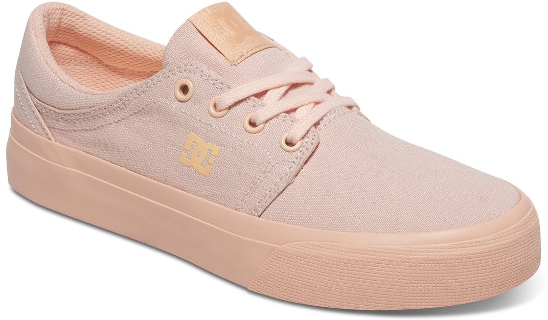 КедыADJS300078-DRT КедыADJS300078-DRTСтильные женские кеды DC Shoes Trase TX - отличный вариант на каждый день. Модель выполнена из текстиля. Шнуровка надежно фиксирует обувь на ноге. Резиновая подошва с протектором гарантирует отличное сцепление с поверхностью. В таких кедах вашим ногам будет комфортно и уютно.