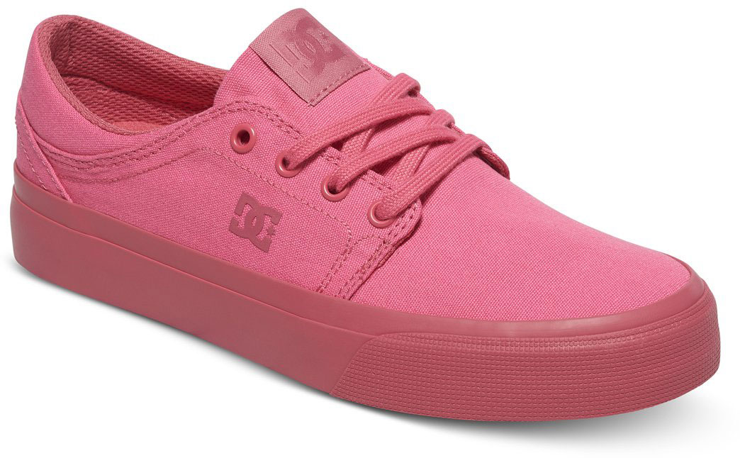 КедыADJS300078-DRT КедыADJS300078-DRTСтильные женские кеды DC Shoes Trase TX - отличный вариант на каждый день. Модель выполнена из текстиля. Шнуровка надежно фиксирует обувь на ноге. Резиновая подошва с протектором гарантирует отличное сцепление с поверхностью. В таких кедах вашим ногам будет комфортно и уютно.