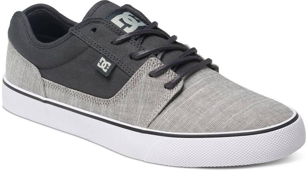 КедыADYS300046-011 КедыADYS300046-011Стильные мужские кеды DC Shoes Tonik TX SE - отличный вариант на каждый день. Модель выполнена из текстиля. Шнуровка надежно фиксирует обувь на ноге. Резиновая подошва с протектором гарантирует отличное сцепление с поверхностью. В таких кедах вашим ногам будет комфортно и уютно.