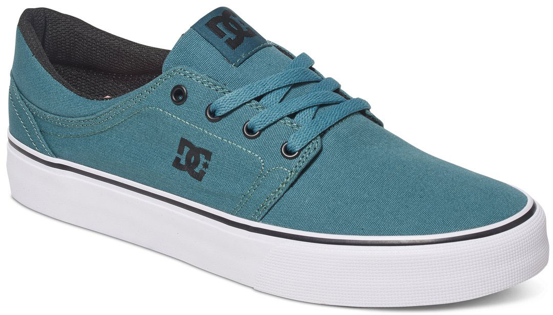КедыADYS300126-3BK КедыADYS300126-3BKСтильные мужские кеды DC Shoes Trase TX - отличный вариант на каждый день. Модель выполнена из текстиля. Шнуровка надежно фиксирует обувь на ноге. Резиновая подошва с протектором гарантирует отличное сцепление с поверхностью. В таких кедах вашим ногам будет комфортно и уютно.