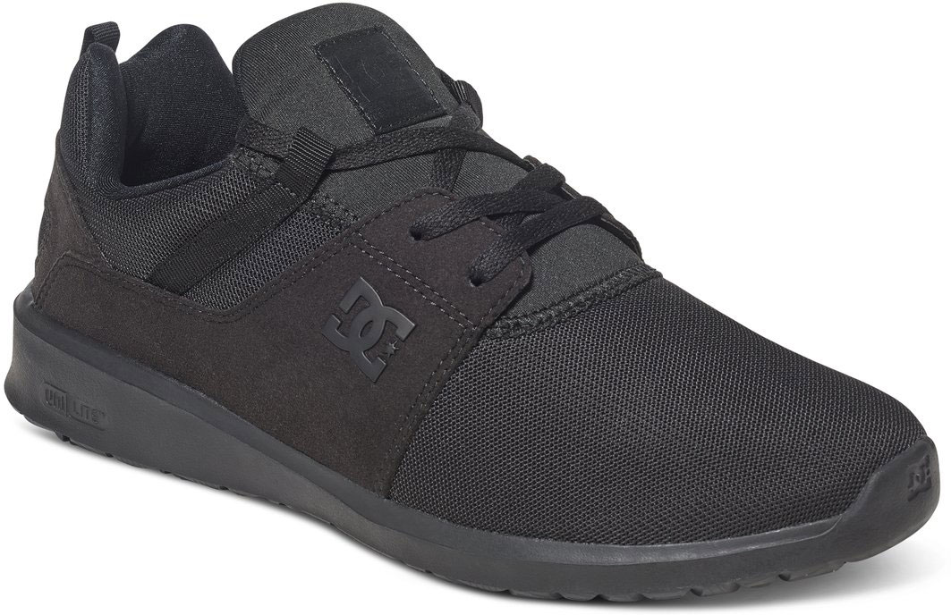 КроссовкиADYS700071-3BK КроссовкиADYS700071-3BKСтильные мужские кроссовки DC Shoes Heathrow M - отличный вариант на каждый день. Модель выполнена из текстиля. Шнуровка надежно фиксирует обувь на ноге. Резиновая подошва с протектором гарантирует отличное сцепление с поверхностью. В таких кроссовках вашим ногам будет комфортно и уютно.