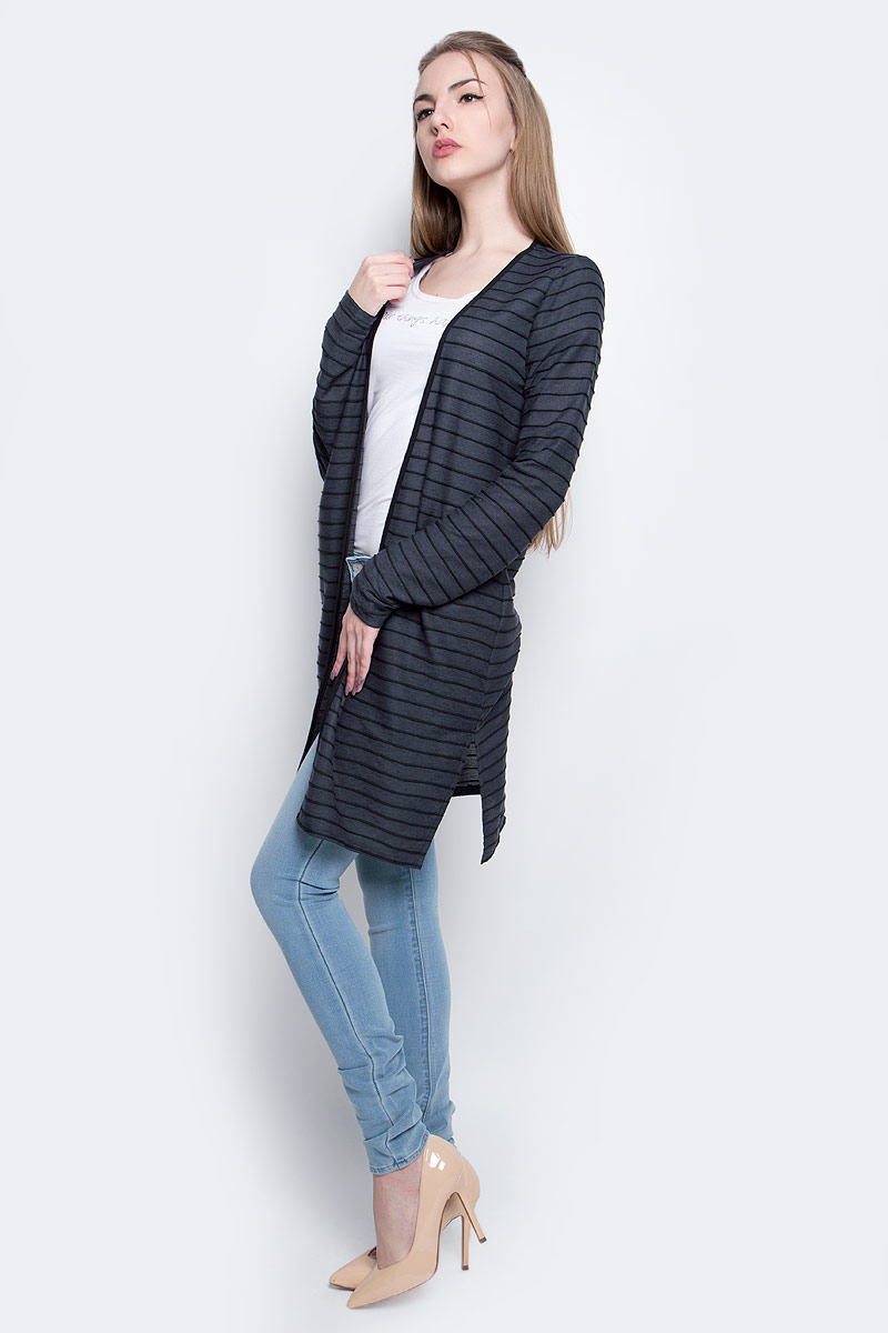 Кардиган10169341_Blue Surf Кардиган10169341_Blue SurfЖенский кардиган Vero Moda выполнен из полиэстера с добавлением вискозы. Модель с длинными рукавами и без застежки. По боковым швам изделие дополнено небольшими разрезами. Кардиган оформлен фактурными полосками.