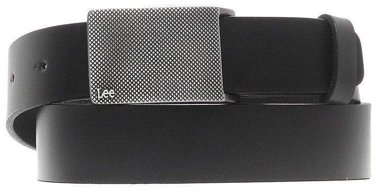 РеменьLC615301 РеменьLC615301Стильный широкий ремень Lee выполнен из натуральной кожи. Прямоугольная пряжка, с помощью которой регулируется длина ремня, выполнена из металла и оформлена фирменной гравировкой.