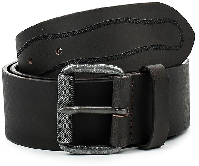 РеменьW0A02U785 РеменьW0A02U785Стильный ремень Wrangler выполнен из натуральной кожи. Пряжка, с помощью которой регулируется длина ремня, выполнена из качественного металла.