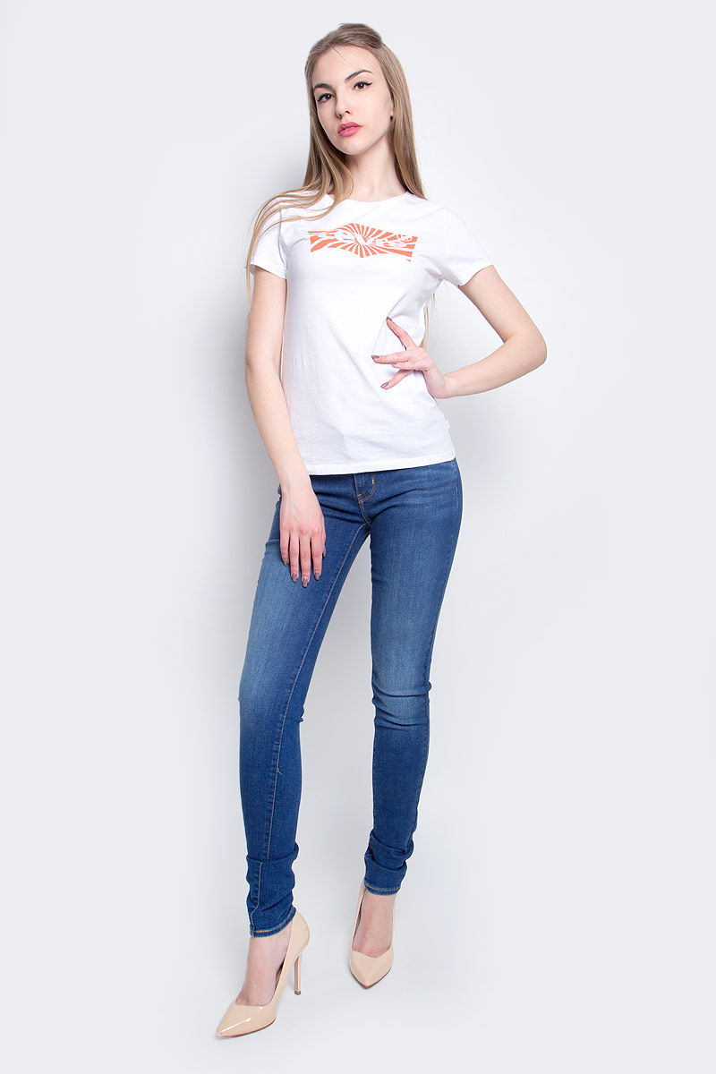 Футболка3222302860 Футболка3222302860Женская футболка Levis® изготовлена из высококачественного натурального хлопка. Модель с короткими рукавами и круглым вырезом горловины украшена ярким принтом с логотипом бренда.
