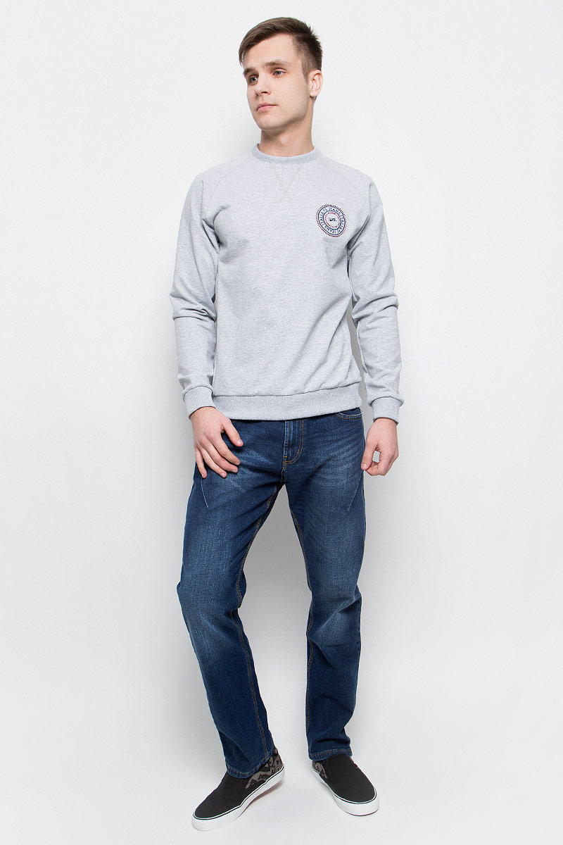 Джинсы265118_09483, Blue denim Vortex str., w.medium Джинсы265118_09483, Blue denim Vortex str., w.mediumМужские джинсы F5 Vortex выполнены из высококачественного эластичного хлопка. Слегка зауженные книзу джинсы стандартной посадки застегиваются на пуговицу в поясе и ширинку на застежке-молнии, дополнены шлевками для ремня. Джинсы имеют классический пятикарманный крой: спереди модель дополнена двумя втачными карманами и одним маленьким накладным кармашком, а сзади - двумя накладными карманами. Модель украшена декоративными потертостями.