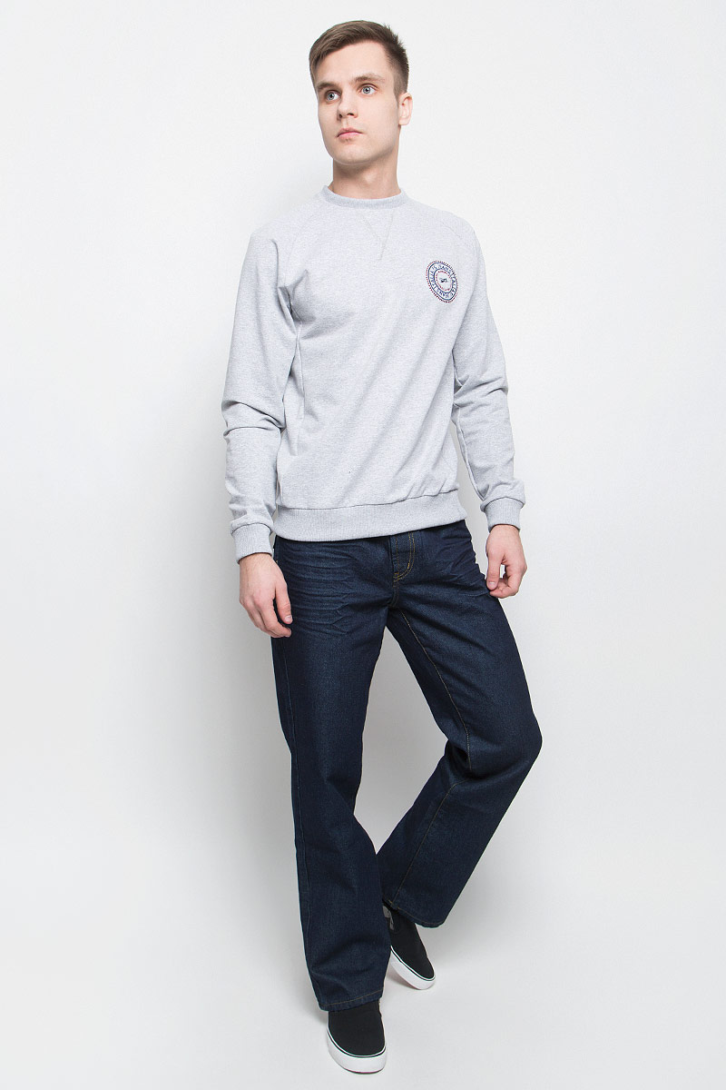 Джинсы263001_0965, Blue denim 3239G, not washed Джинсы263001_0965, Blue denim 3239G, not washedМужские джинсы F5 выполнены из высококачественного натурального хлопка. Джинсы прямого кроя и стандартной посадки застегиваются на пуговицу в поясе и ширинку на застежке-молнии, дополнены шлевками для ремня. Джинсы имеют классический пятикарманный крой: спереди модель дополнена двумя втачными карманами и одним маленьким накладным кармашком, а сзади - двумя накладными карманами. Модель украшена декоративными перманентными складками.