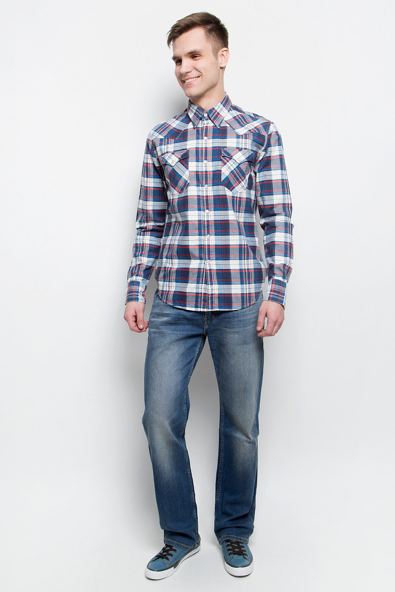 Джинсы0051408370 Джинсы0051408370Джинсы Levis выполнены из натурального хлопка, полиэстера и эластана. Прямая модель со стандартной посадкой оформлена фирменными нашивками и контрастной прострочкой. Прямая модель со стандартной посадкой имеет гульфик с молнией и пуговицей. Джинсы оснащены втачными карманами спереди и накладными карманами сзади. На поясе расположены шлевки для ремня.