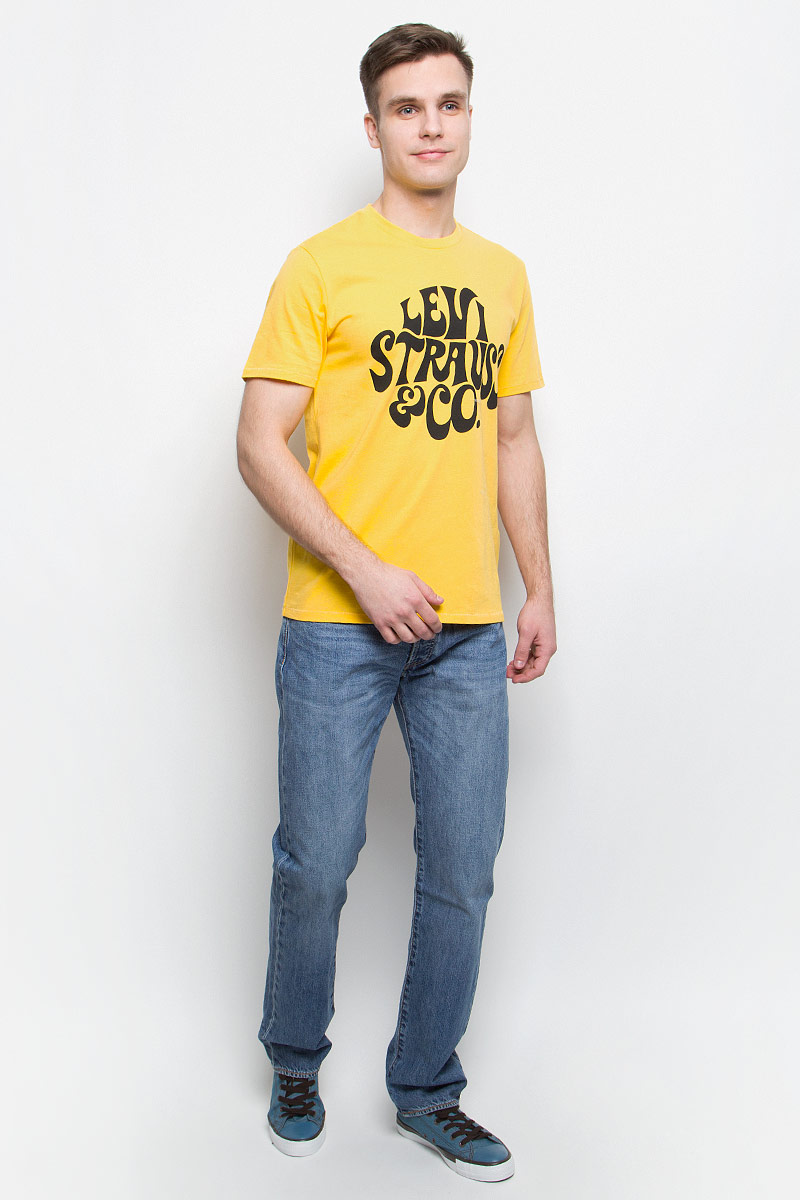 Футболка2249101710 Футболка2249101710Мужская футболка Levis® изготовлена из натурального хлопка. Модель выполнена с круглой горловиной и короткими рукавами. Футболка декорирована крупным принтом с названием бренда.