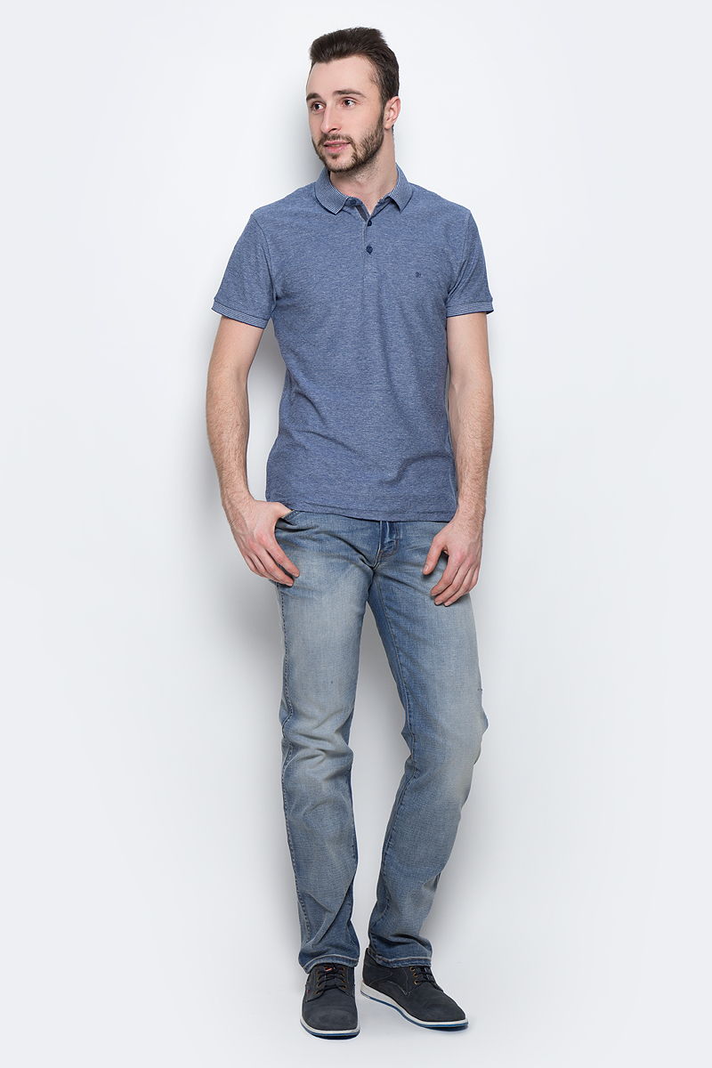 ПолоW7A71KI16 ПолоW7A71KI16Мужское поло Wrangler Refined Polo изготовлено из хлопка с добавлением эластана. Классическая модель с короткими рукавами и отложным воротником застегивается спереди на три пуговицы. По бокам поло дополнено небольшими разрезами.