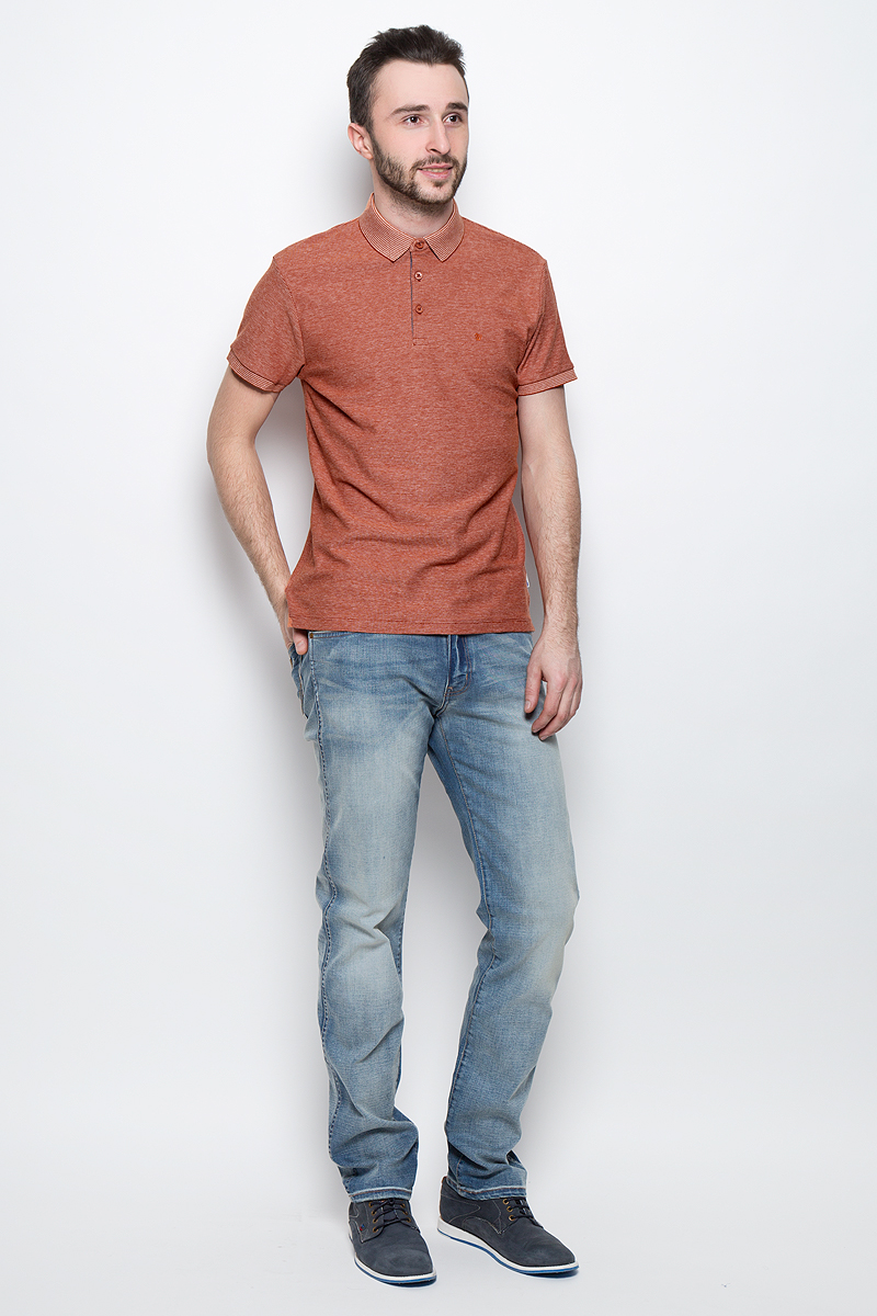 ПолоW7A71KI16 ПолоW7A71KI16Мужское поло Wrangler Refined Polo изготовлено из хлопка с добавлением эластана. Классическая модель с короткими рукавами и отложным воротником застегивается спереди на три пуговицы. По бокам поло дополнено небольшими разрезами.