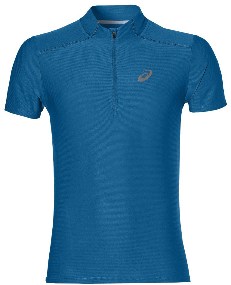 Футболка134087-8154 Футболка134087-8154Мужская футболка для бега Asics Ss 1/2 Zip Top с коротким рукавом выполнен из мягкой, удобной и дышащей ткани. В ней вам будет комфортно бежать любую дистанцию, будь то пятикилометровка или марафон. Ворот на молнии позволяет регулировать приток воздуха. Легкий трикотаж избавит вас от излишней тяжести, а бесшовная конструкция — от досадного натирания на длинной дистанции. На плечах имеется стильный рисунок и светоотражающий логотип ASICS.