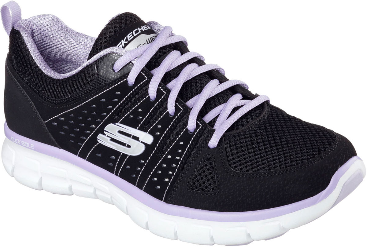 Кроссовки11963-BKLV Кроссовки11963-BKLVСтильные легкие женские кроссовки Skechers подходят как для занятий спортом, так и для повседневных прогулок. Верх модели выполнен из дышащего текстиля и натуральной кожи. Классическая шнуровка надежно зафиксирует модель на стопе. Внутренняя отделка исполнена из мягкого текстиля. Гибкая анатомическая подошва имеет рельефный протектор, который обеспечивает надежное сцепление с поверхностью. В таких кроссовках вашим ногам будет комфортно и уютно. Они подчеркнут ваш стиль и индивидуальность!