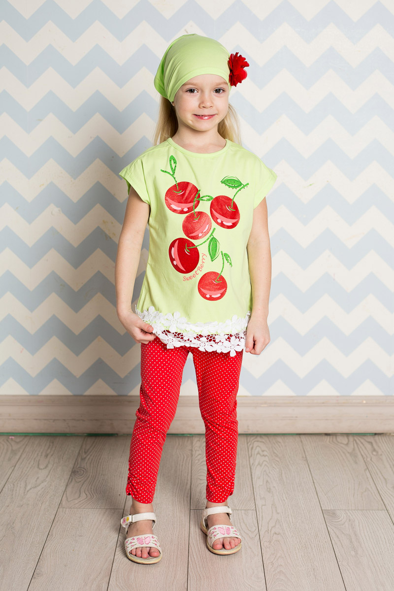 Леггинсы714156 Леггинсы714156Яркие лосины для девочки Sweet Berry выполнены из качественного хлопкового материала в мелкий горошек. Изделие стандартной посадки на талии имеет пояс на мягкой резинке. Низ брючин с боков оформлен эластичной сборкой.